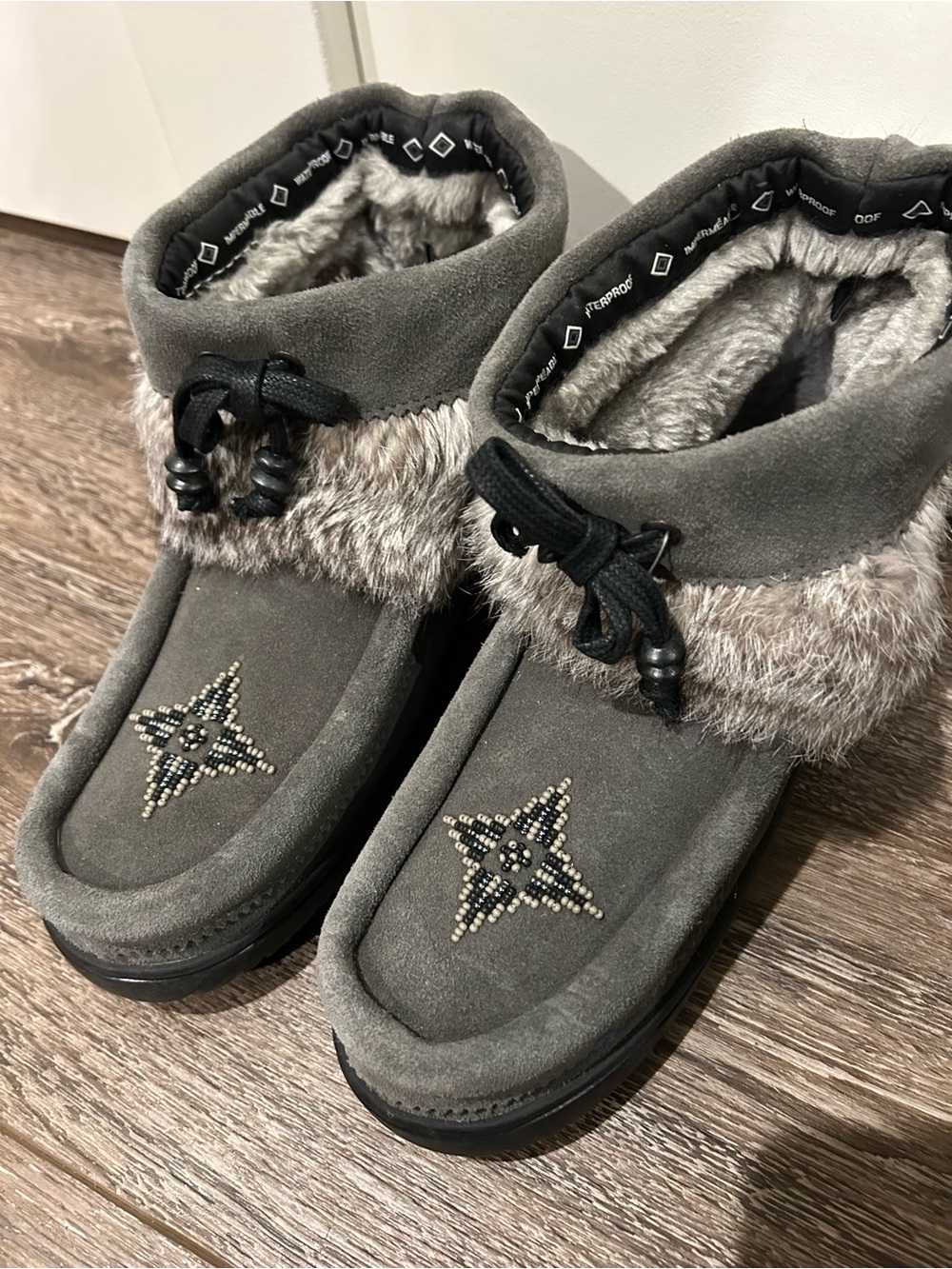 Women's Gray Faux-Fur Star-Embellished Slip-On Slippers